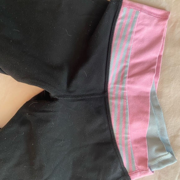 Flared lulu lemon yoga pants - Picture 2 of 2